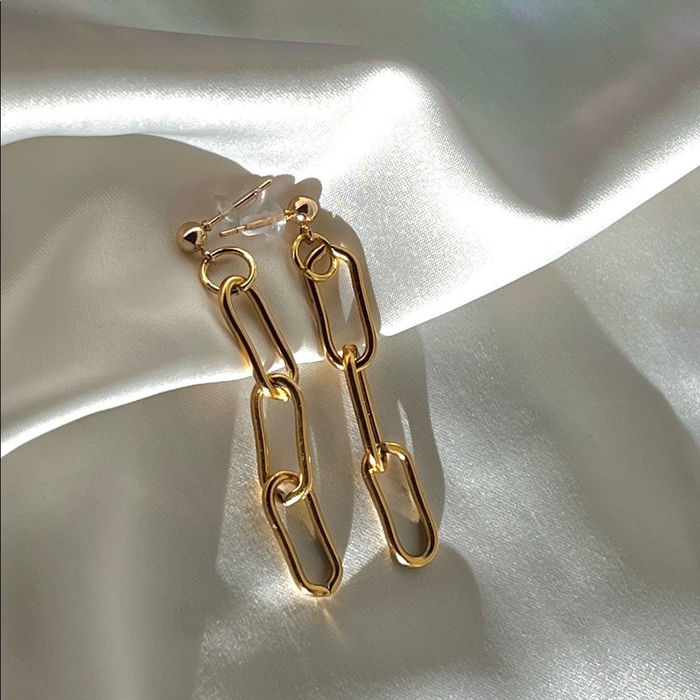 NWT Kay Gold Chain Earrings
